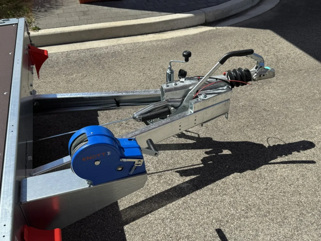 CARPLATFORM 4021/2 treuil Knott – 2700 KG - Photo 12