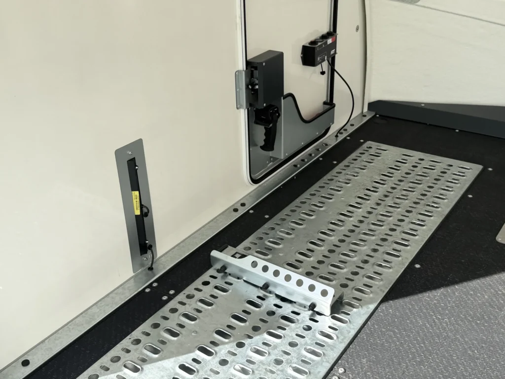 Race Transporter 7 – Porte voiture confidentiel 3500kg - Photo 36